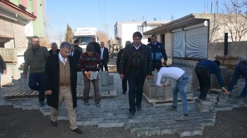 Mezra Yolları Kilit Parke İle &Ouml;r&uuml;l&uuml;yor