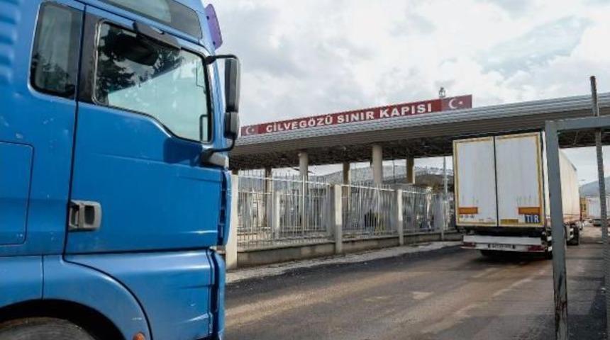 Cilvegözü Sınır Kapısı'ndan Yardım Tır'larının Geçişi Sürüyor