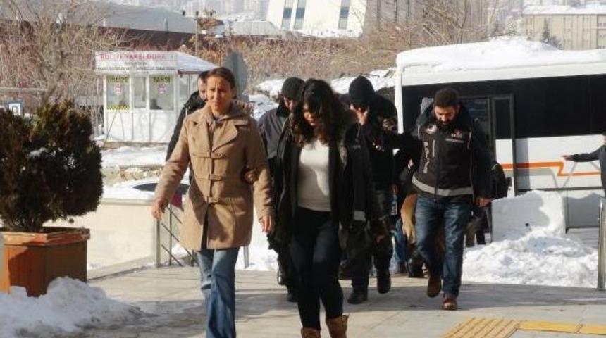 Elazığ'da Fet&ouml;'den G&ouml;zaltına Alınan 15 Polis Adliyede