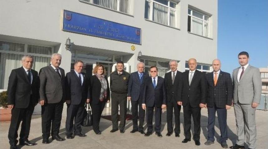 Trabzon&rsquo;daki Oda Ve Borsa Başkanlarından İl Jandarma Komutanlığı&rsquo;na Ve Rus Konsolosluğu&rsquo;na Taziye Ziyaretleri