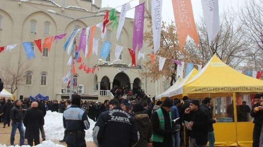 Antep Savunmasının Kahraman Şehitleri Anısına Pilav Dağıtıldı