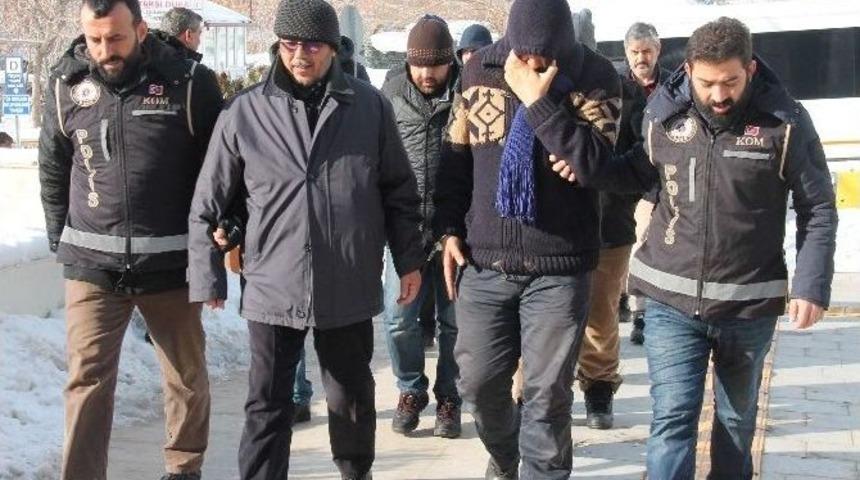 Elazığ&rsquo;da 13 Polis Tutuklandı