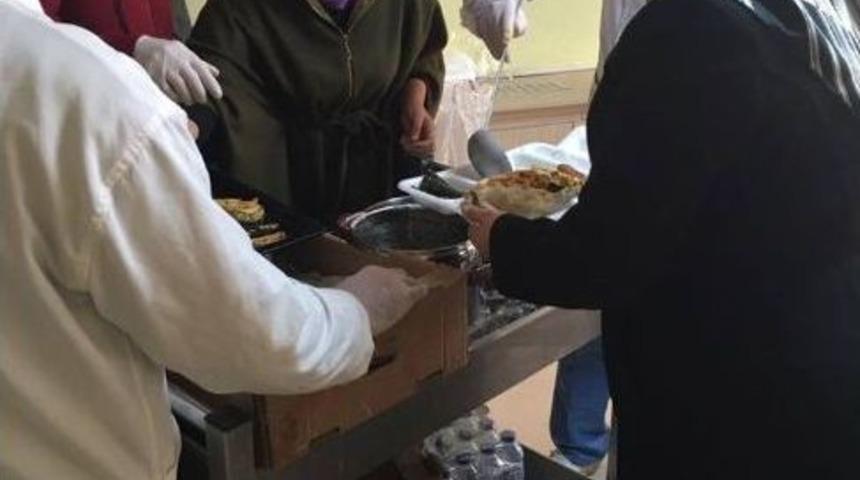 El Bab Operasyonunda Yaralanan Askerlere Anadolu Kadınından &Ouml;zel İkram