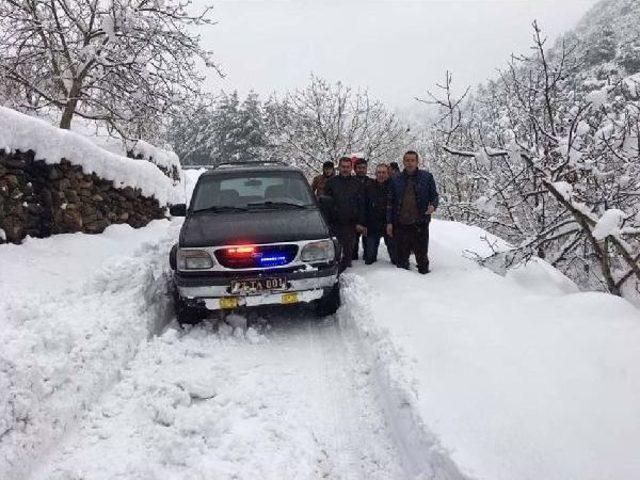 Karda Mahsur Kalan Hastayı, Belediye Başkanı Hastaneye Ulaştırdı