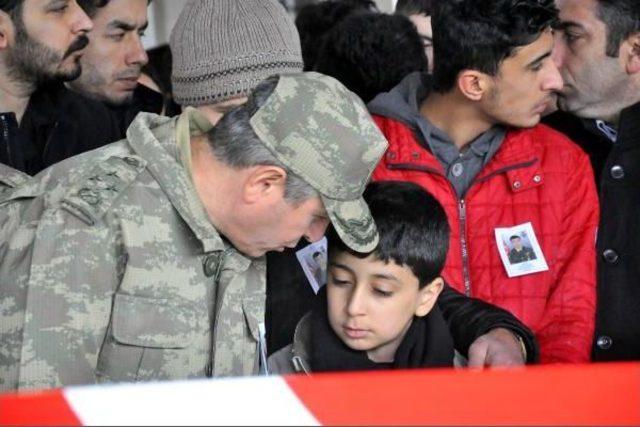 El Bab Şehidi Astsubay Pınar'ı, Elazığ'da 5 Bin Kişi Uğurladı