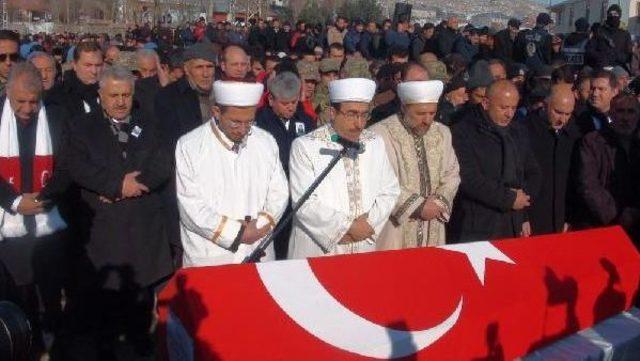 Şehit Astsubay, Kars'ta Gözyaşlarıyla Uğurladı