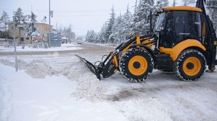 Seyitgazi Belediyesi&rsquo;nin Karla M&uuml;cadele &Ccedil;alışmaları
