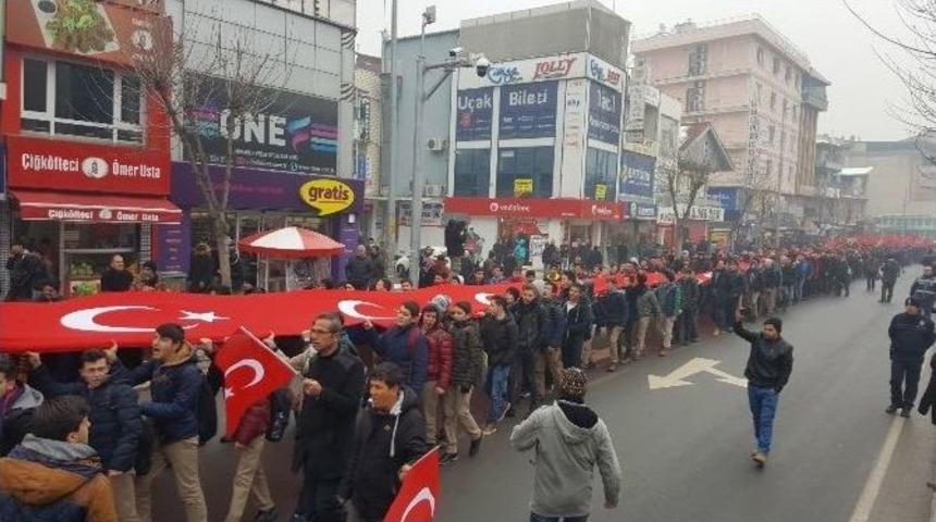 Lise &Ouml;ğrencilerden Ter&ouml;re Lanet Y&uuml;r&uuml;y&uuml;ş&uuml;