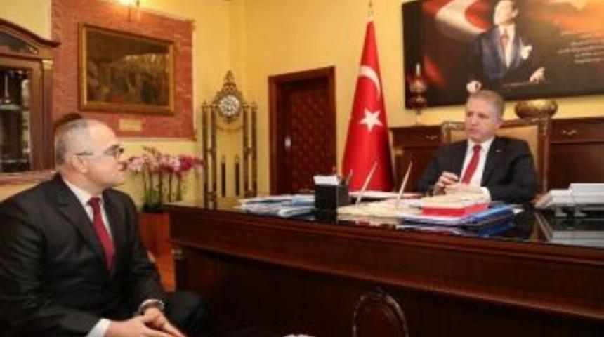 Bik Sivas M&uuml;d&uuml;r&uuml; Karakaya&rsquo;dan, Vali G&uuml;l&rsquo;e Ziyaret