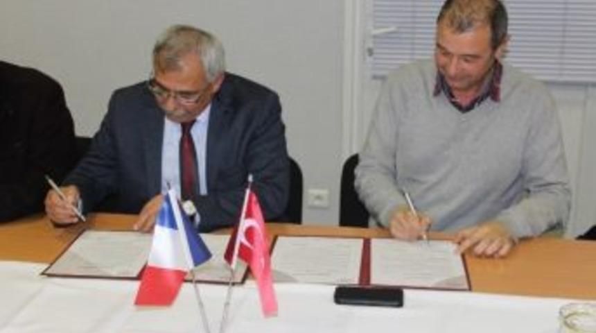 U&ccedil;hisar Ve Cadaujac Kardeş Şehir Protokol&uuml; Tamamlandı