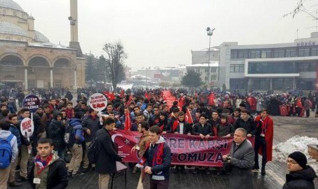 Düzce'de İmam Hatip Öğrencilerinden Terör Protestosu