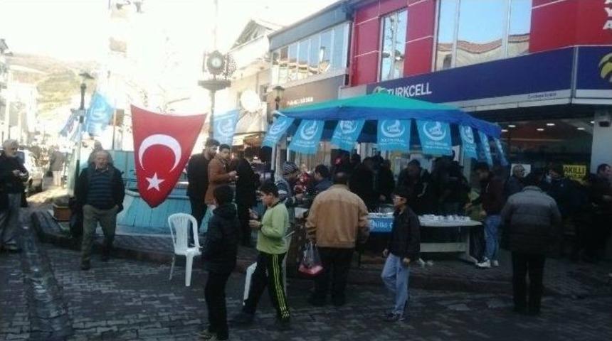 Cide&rsquo;de Şehitler İ&ccedil;in Helva Dağıtıldı