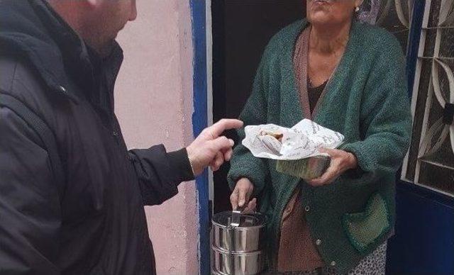 Dost Eli Aş Evi’ne Bağışlanan Lahmacunlar Sahiplerine Ulaştırıldı