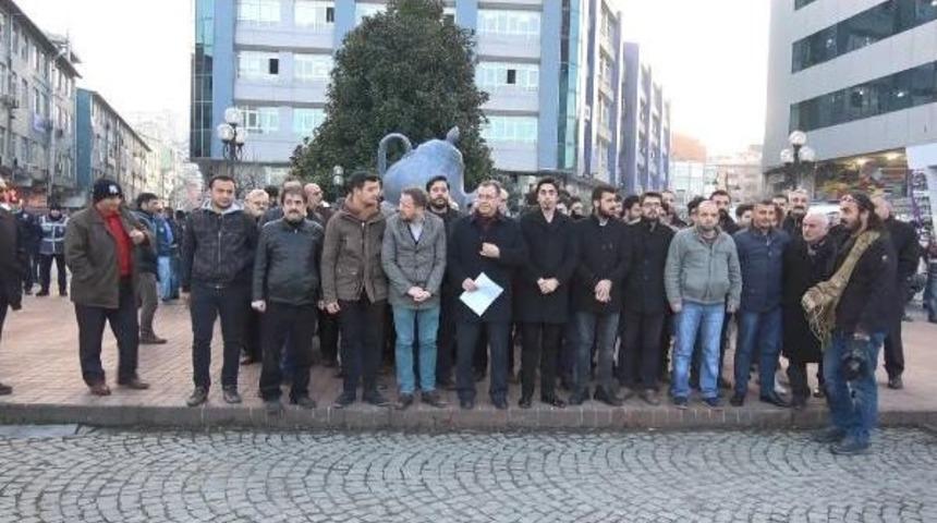 Rize'de Atat&uuml;rk Anıtı Valilik &Ouml;n&uuml;ndeki T&ouml;ren Alanına Konuldu (3)