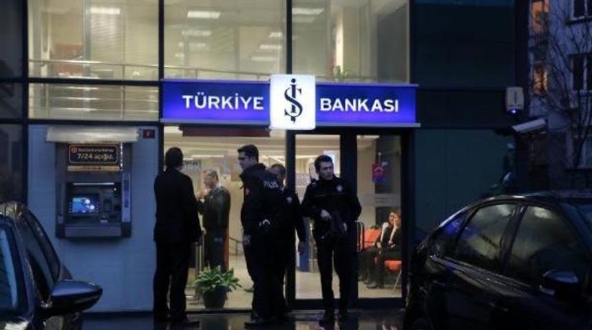 Uyanık G&uuml;venlik G&ouml;revlisi Banka Soygunun &Ouml;nledi