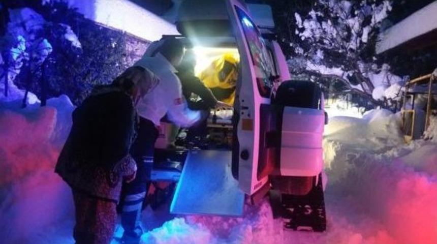 Diyaliz Hastaları Paletli Ambulansla Hastaneye Götürüldü