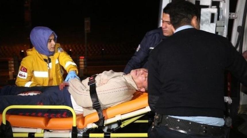 Aracının İ&ccedil;inde Bileklerini Keserek İntihara Kalkıştı