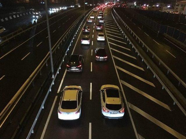 Avrasya Tüneli’nde Trafik Yoğunluğu