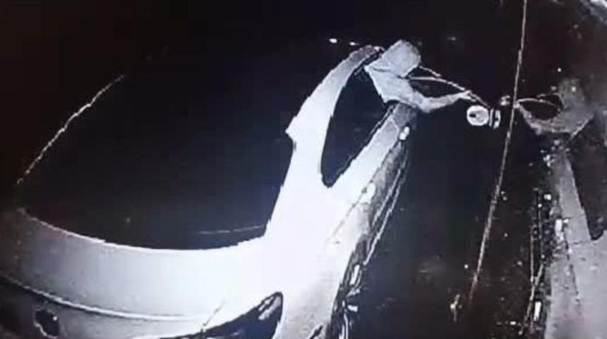 (&ouml;zel Haber) L&uuml;ks Ara&ccedil;la Yanaştıkları Otob&uuml;sten 500 Litre Mazot &Ccedil;aldılar