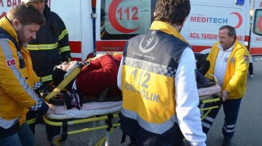 Fatsa&rsquo;da Trafik Kazası: 2 Yaralı