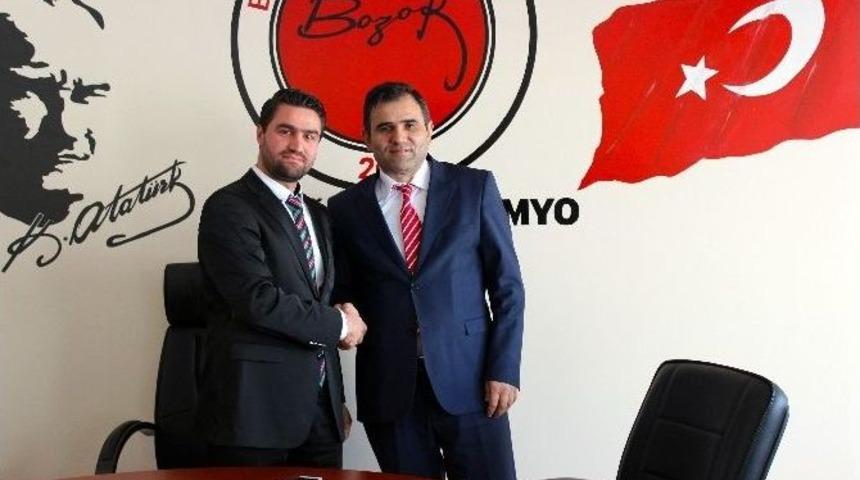 Akdağmadeni Myo&rsquo;da Devir Teslim T&ouml;reni