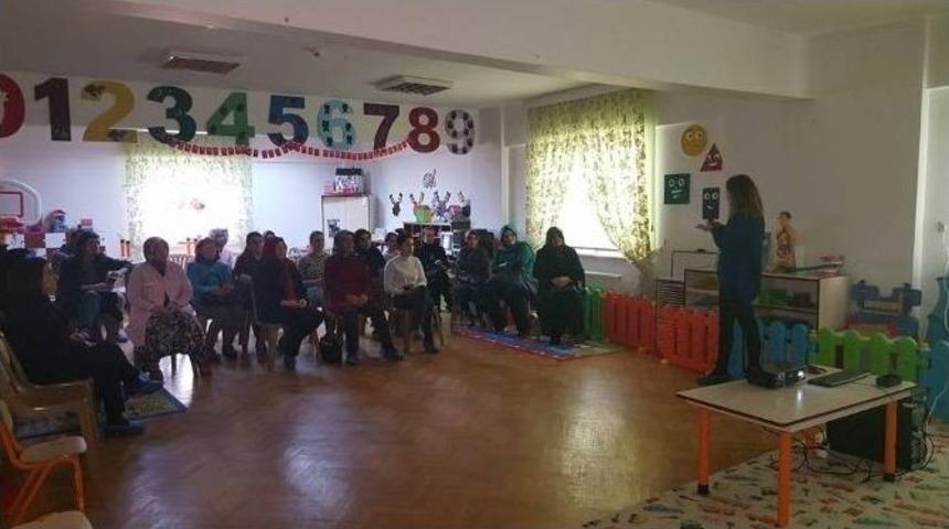 &Ouml;ğrenci Velilerine Sağlıklı Beslenme Eğitimi