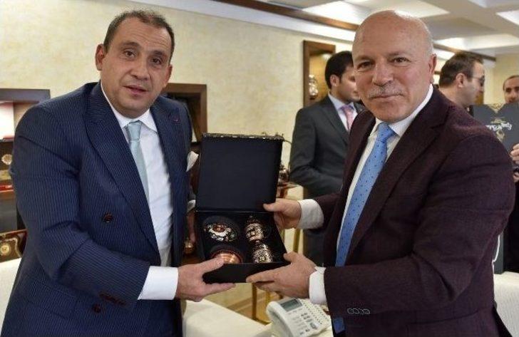 Gazeteci Erkan Tan Başkan Sekmen’i Ziyaret Etti G3