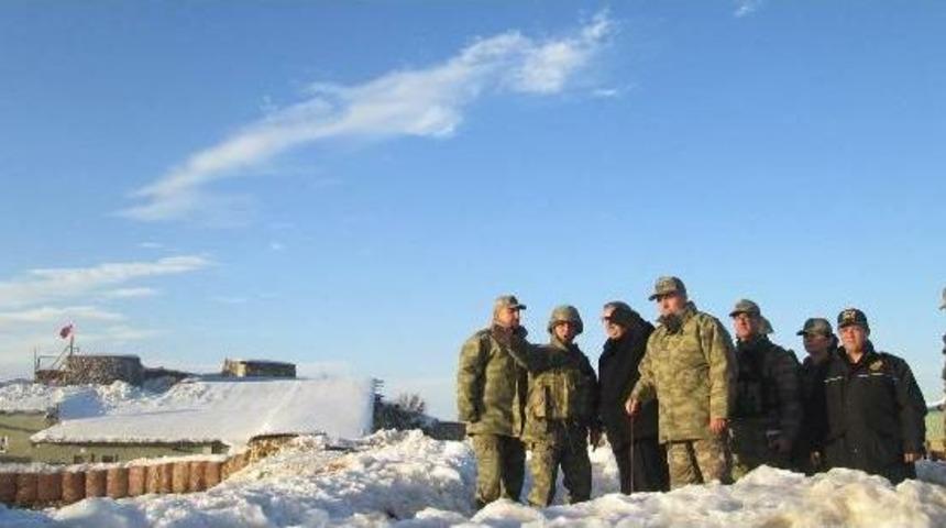 Şırnak Valisi'nden Askeri Birliğe Ziyaret