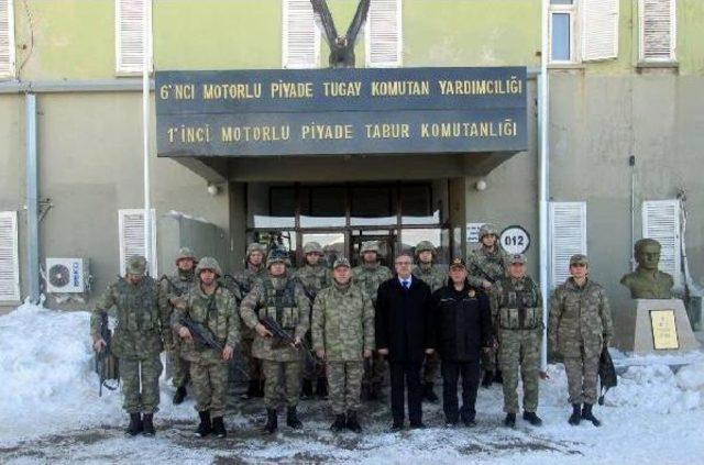 Şırnak Valisi'nden Askeri Birliğe Ziyaret