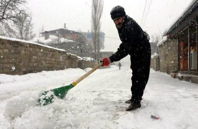 Van'da Yoğun Kar Yağışı