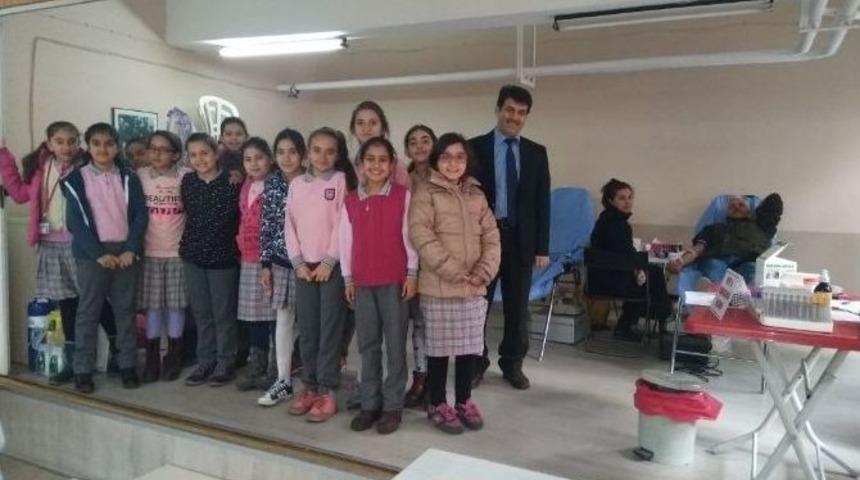 Bu Okulda &Ouml;ğretmen Ve Veliler Kan Bağışı&rsquo;nı Geleneksel Hale Getirdi