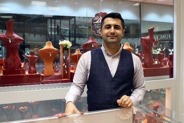 Kapalıçarşı’dan Sonra Kuyumcukent’te De Altın Satışları Arttı