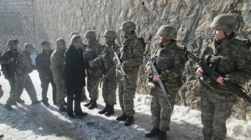 Vali Su&rsquo;dan Askeri Birliğe Ziyaret