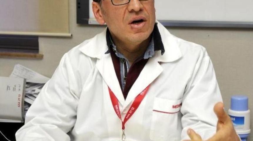 Profes&ouml;rden Cep Telefonu Uyarısı: Konuşmayın, Mesajlaşın