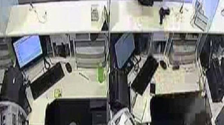 B&uuml;y&uuml;k&ccedil;ekmece'de Banka Soyan 3 Kişiden Biri Yakalandı