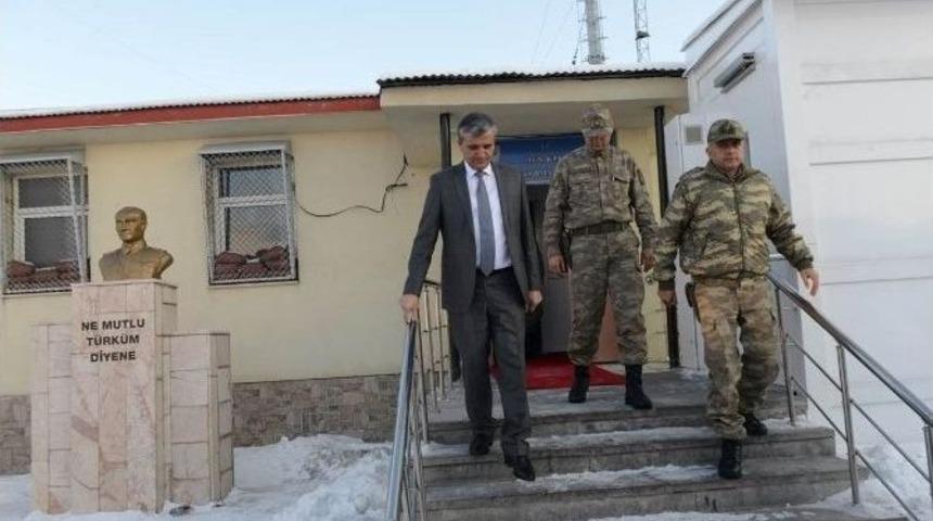 Vali Özefe, Jandarma Karakollarını Ziyaret Etti