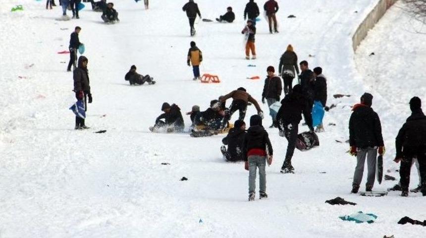 &Ccedil;ocukların Kayak Keyfi