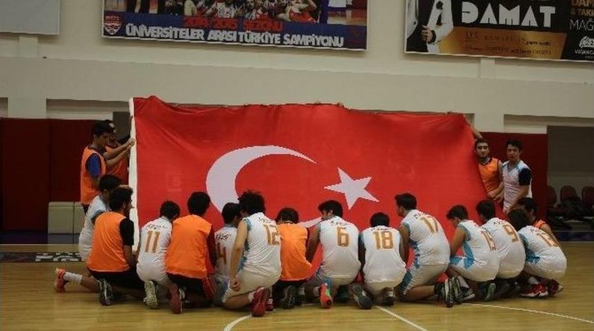 Tekden&rsquo;li &Ouml;ğrencilerden Halep Ve Şehit Yakınları İ&ccedil;in Dostluk Ma&ccedil;ı