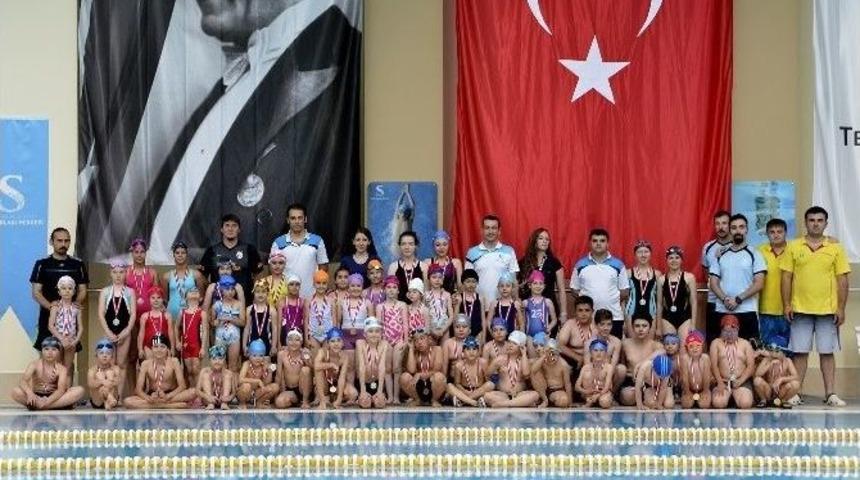 Kışın Y&uuml;zmek V&uuml;cut Direncini Arttırıyor