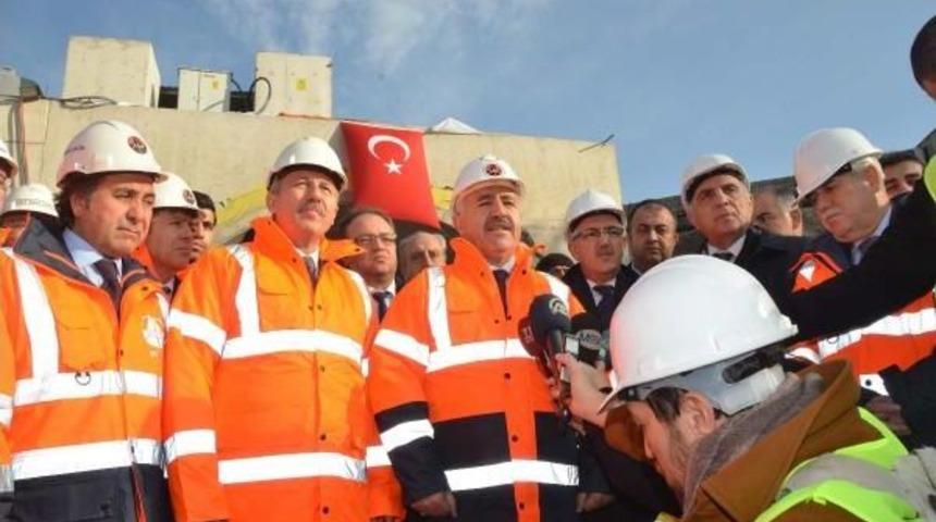 Bakan Arslan, Sabuncubeli T&uuml;neli Inşaatını Inceledi