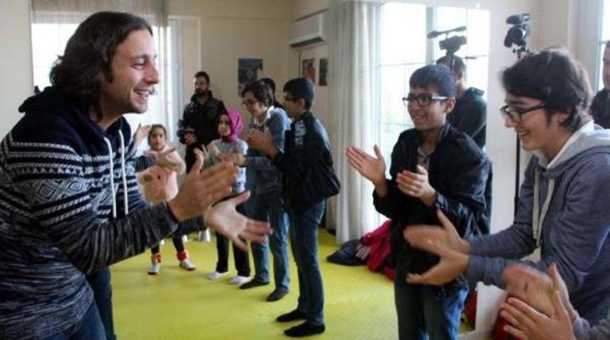 Engelli &Ouml;ğrencilere 'beden M&uuml;ziği' Eğitimi