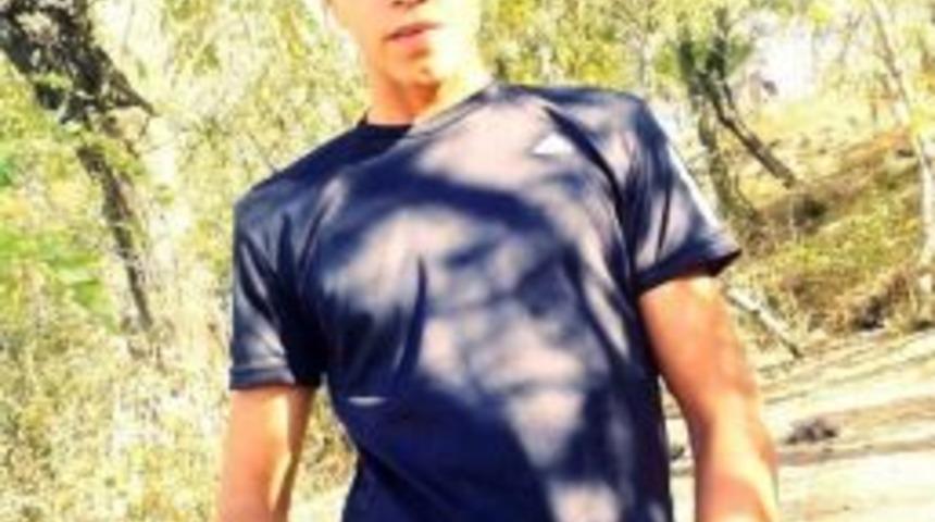 Kamyonun &Ccedil;arptığı 17 Yaşındaki &Ouml;ld&uuml;