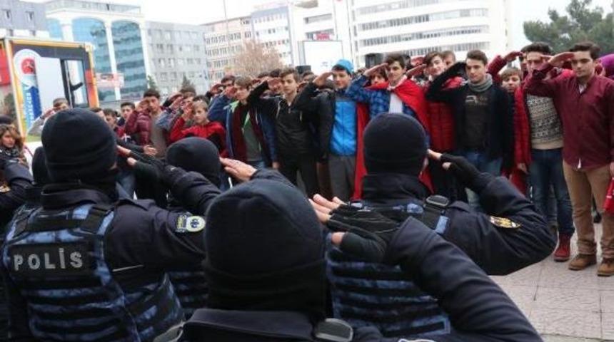 Samsun'da Ter&ouml;r&uuml; Protesto Mitingine 5 Bin Kişi Katıldı