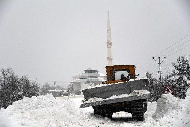 Kar Engeline Takılan Hastalara Belediye Ekipleri Yetişti