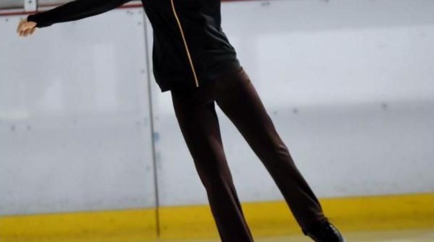 İzmir'de Buz Pateni Heyecanı