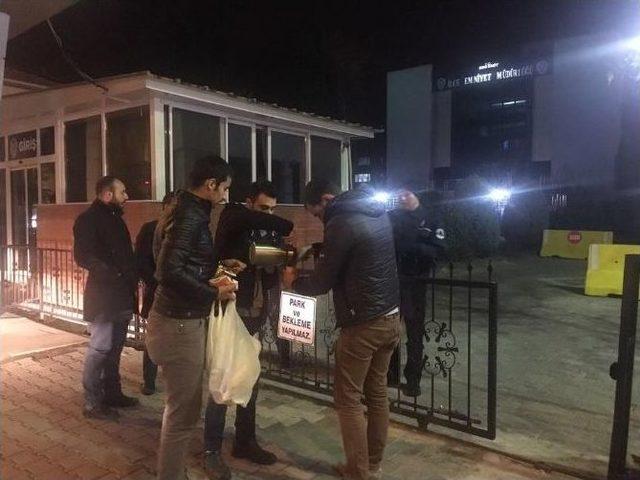 Gece Nöbet Tutan Polislere Sıcak Çorba İkramı