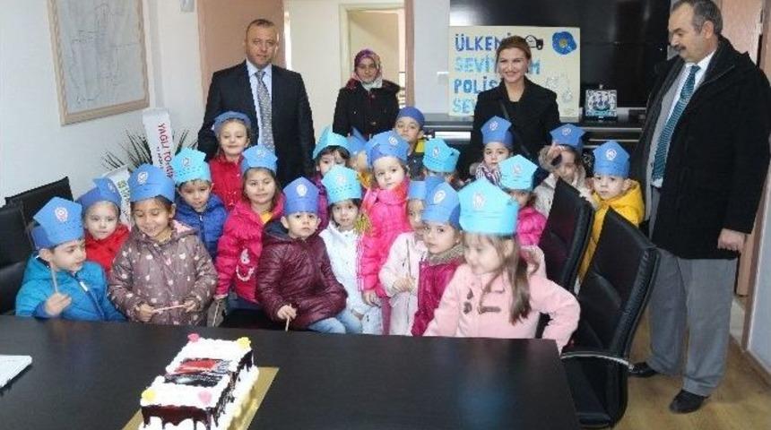 Miniklerden Polislere Anlamlı Ziyaret