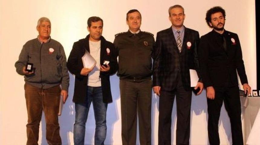 Kan Bağış&ccedil;ısı Fet&ouml; Tutuklusuna, Kızılay'dan Bronz Madalya