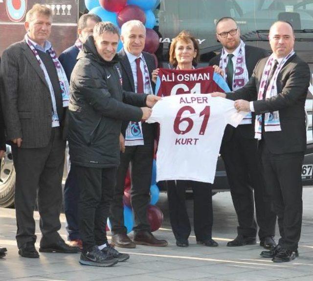 Trabzonspor Yeni Otobüsünü Devraldı