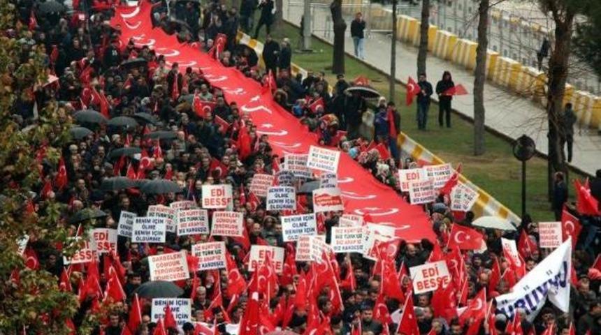 Batman'da, 'ter&ouml;re Lanet, Şehitlere Saygı' Mitingi